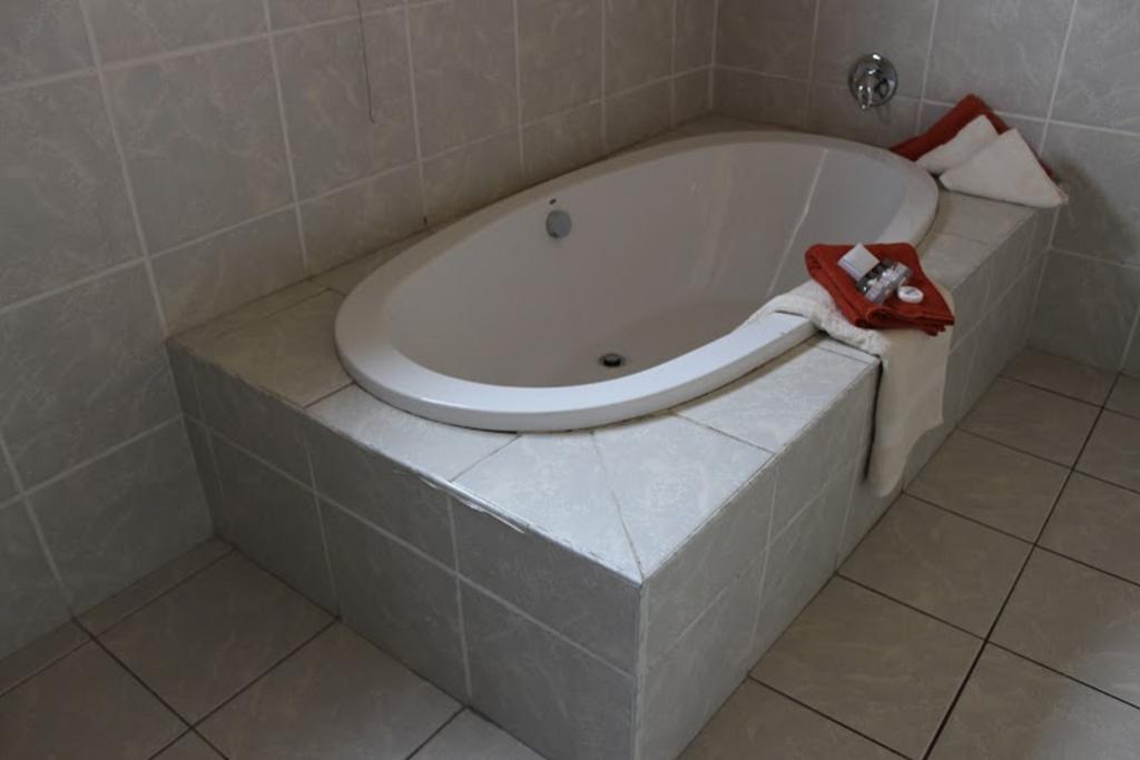 יוהנסבורג Flamboyant Guest Lodge מראה חיצוני תמונה