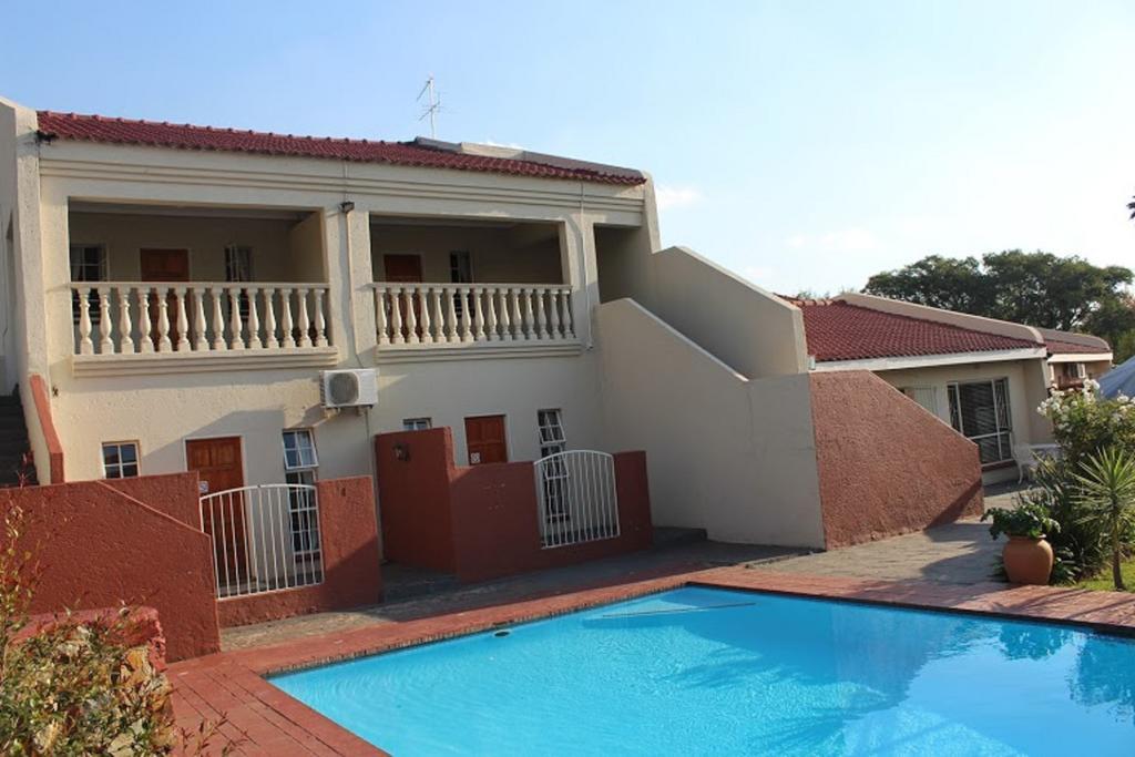 יוהנסבורג Flamboyant Guest Lodge מראה חיצוני תמונה