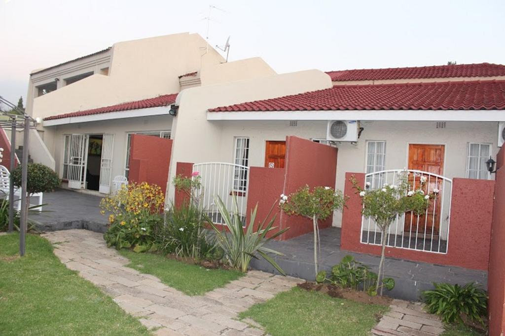 יוהנסבורג Flamboyant Guest Lodge מראה חיצוני תמונה