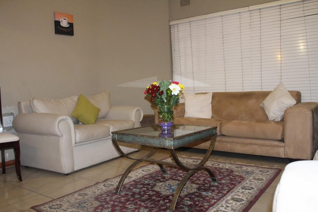 יוהנסבורג Flamboyant Guest Lodge מראה חיצוני תמונה