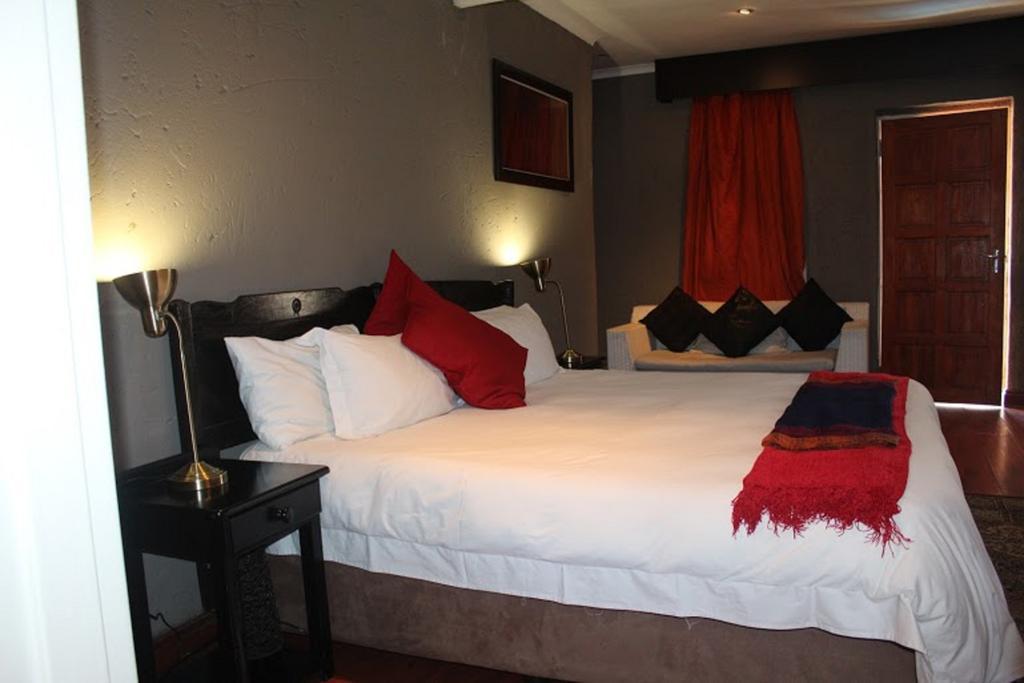 יוהנסבורג Flamboyant Guest Lodge מראה חיצוני תמונה