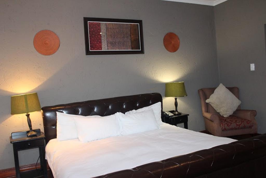 יוהנסבורג Flamboyant Guest Lodge מראה חיצוני תמונה