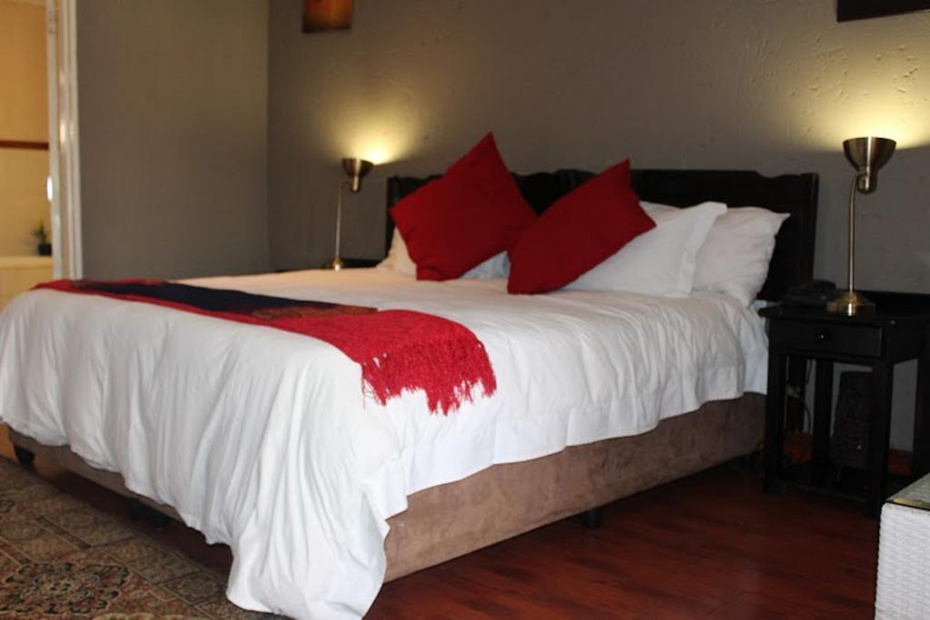 יוהנסבורג Flamboyant Guest Lodge מראה חיצוני תמונה